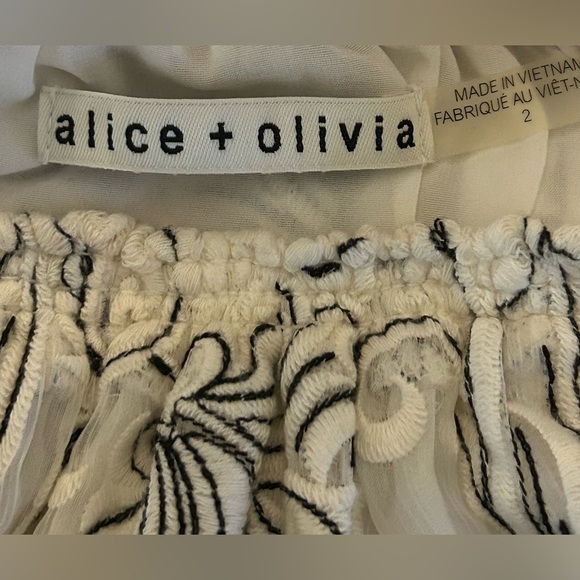 Alice + Olivia Embroidered Silk Off Shoulder Janell Dress Black and Creme Size 2 - Picture 7 of 12